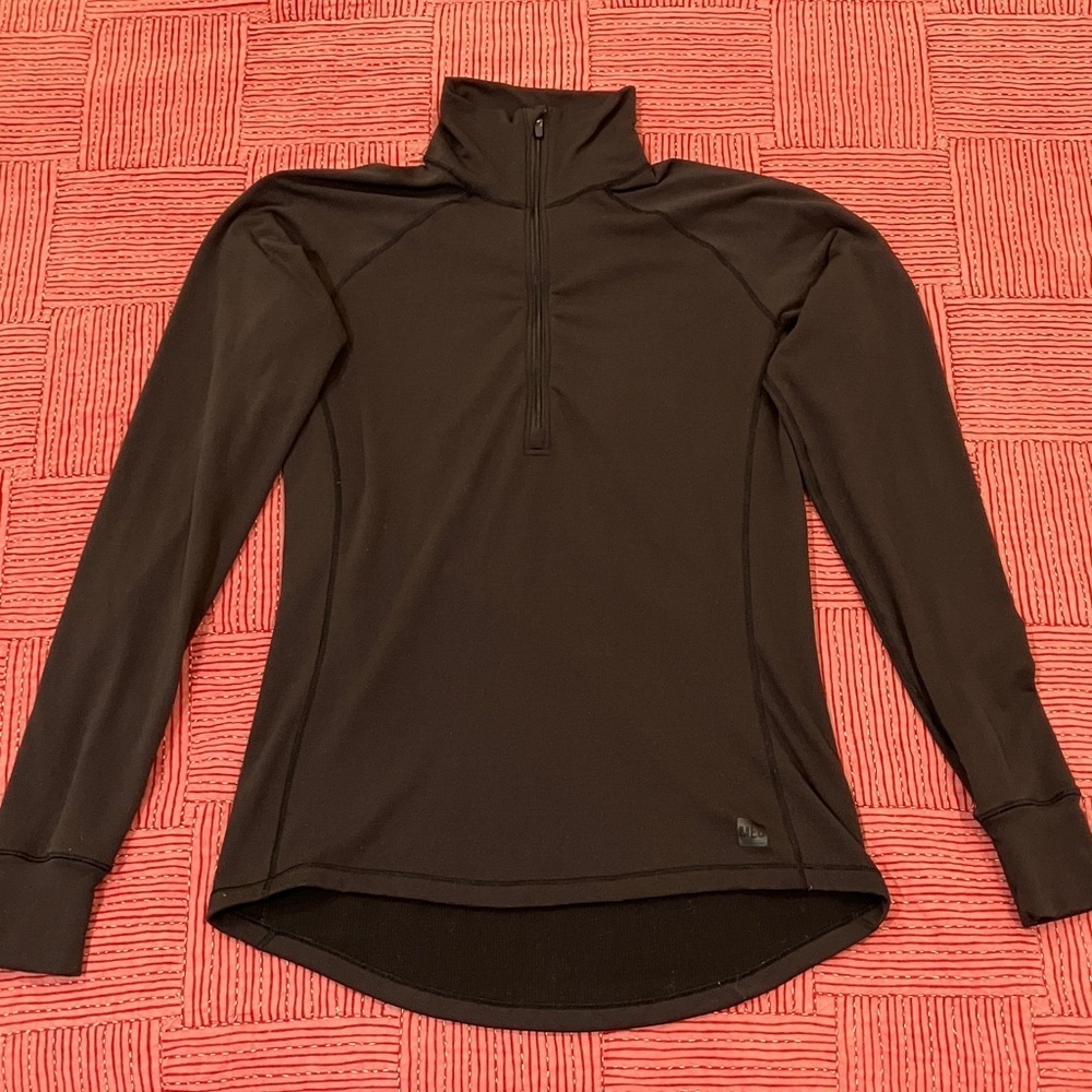 MEC Women's small tech base layer Black Long Sleeve Top with front zip at neck